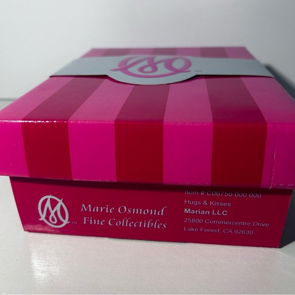 Marie Osmond fine Collectible Baby Valentine Hugs & Kisses New In Box - Picture 7 of 8